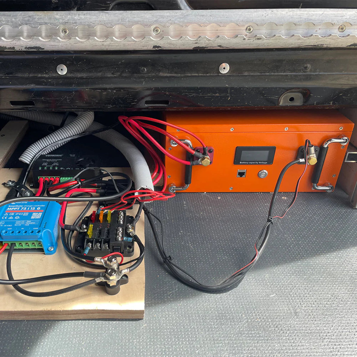 LiFePO4 12V 175Ah Bluetooth Batterie Einbau im Van Österreich Camping